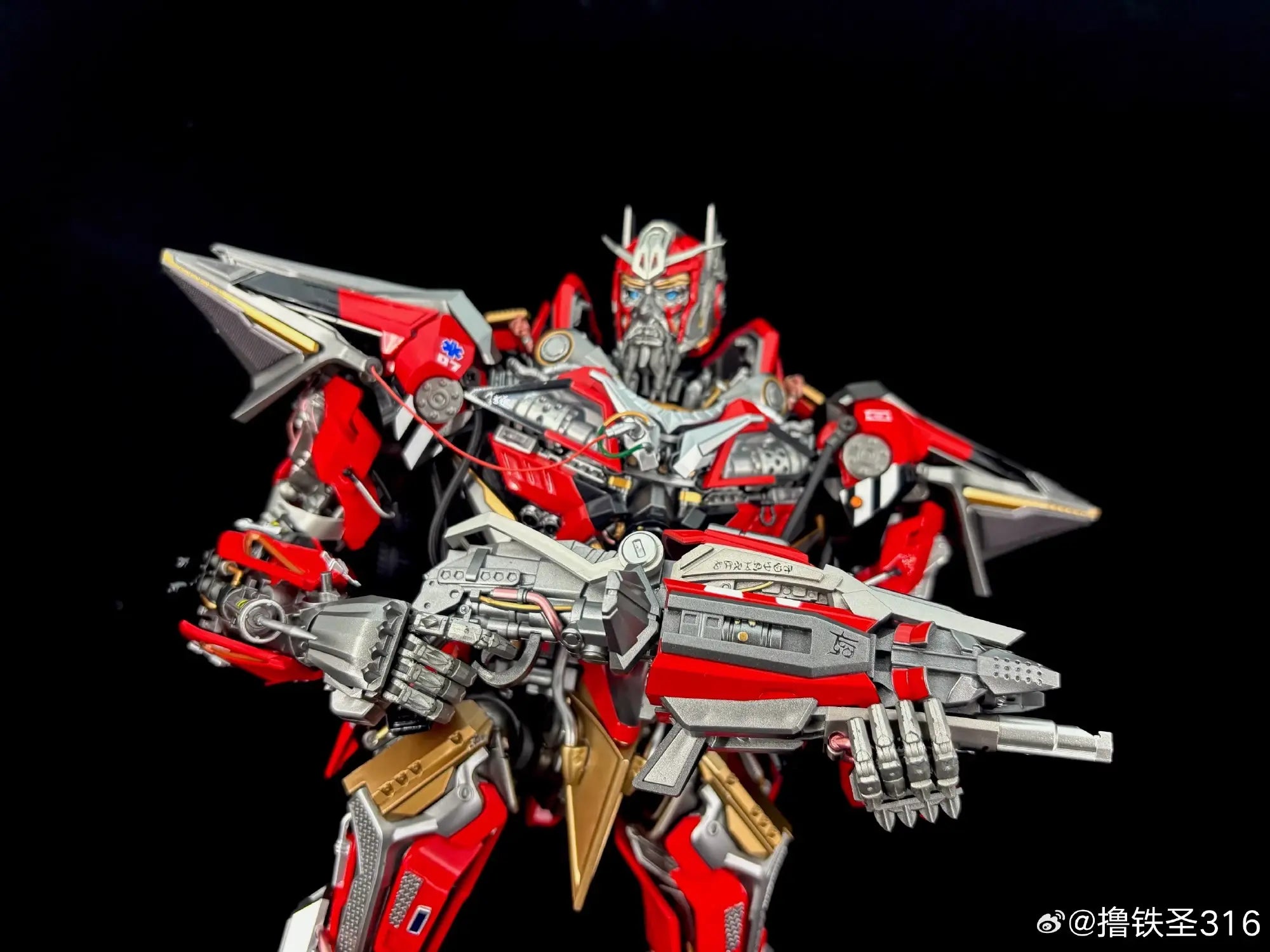 Lu Tie Sheng - Transformers Sentinel Prime DLX scale alloy finished product SP-316 (Licensed)