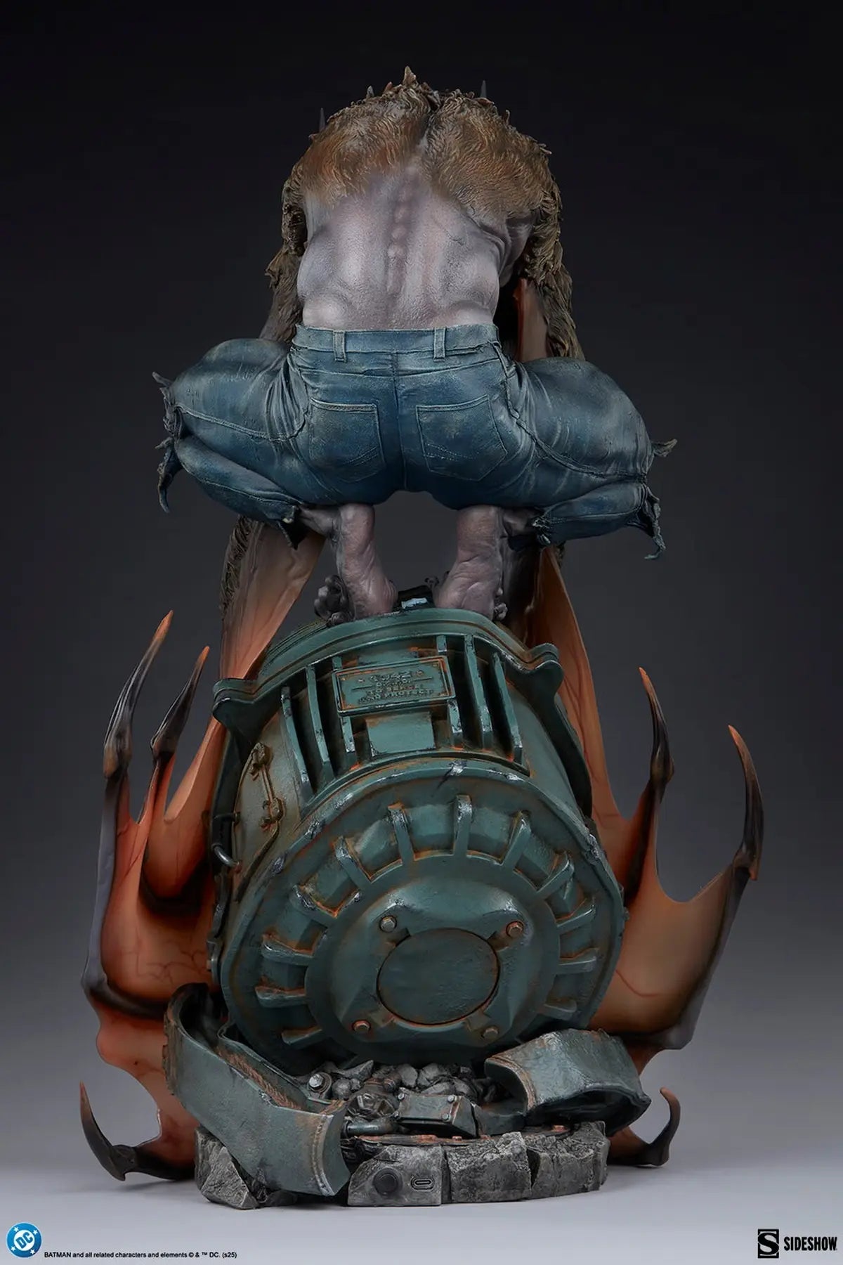 Sideshow Collectibles - Man-Bat Premium Format Figure 300915 (Licensed)