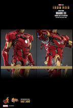 Hottoys - Iron Man Mark III (Armor Suit Up Version) 1/6th scale Collectible Figure MMS825D72 (Licensed)