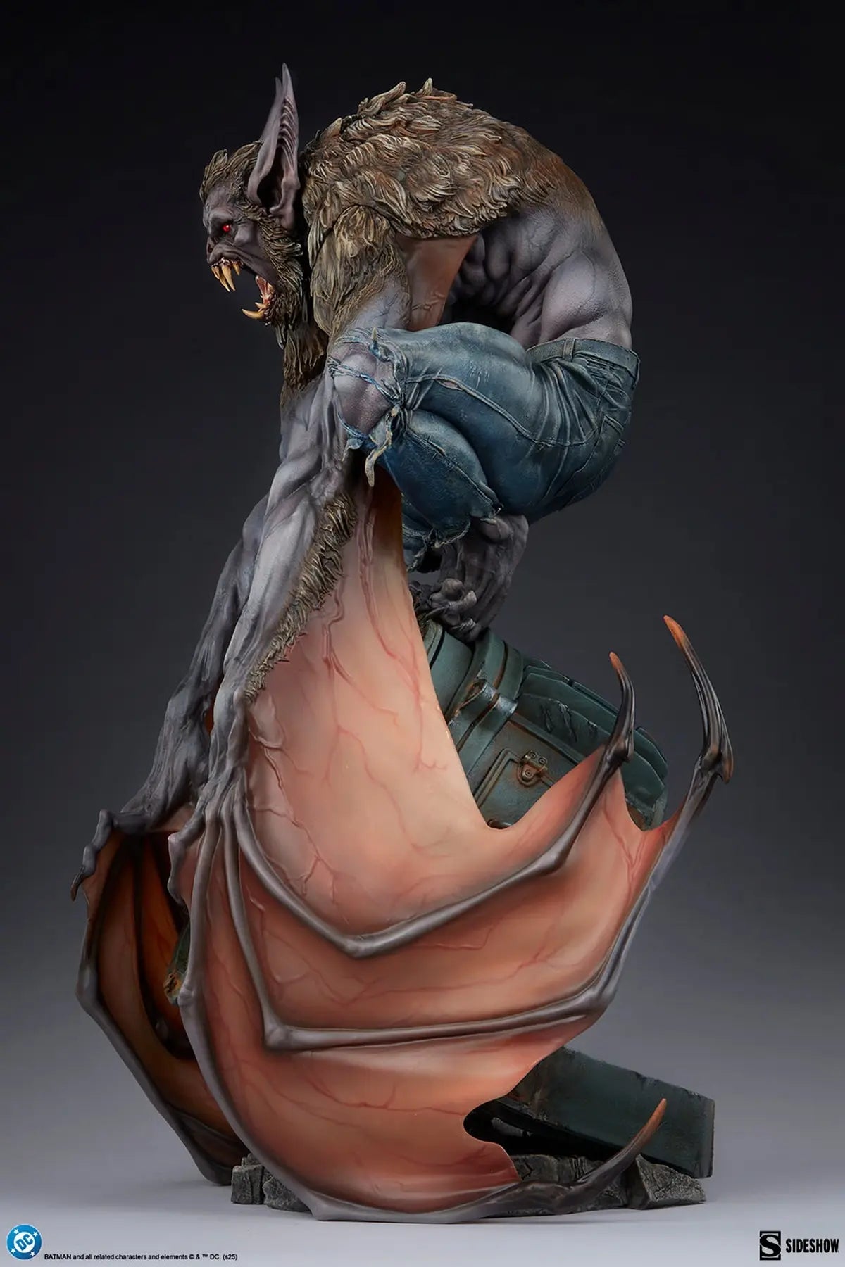 Sideshow Collectibles - Man-Bat Premium Format Figure 300915 (Licensed)
