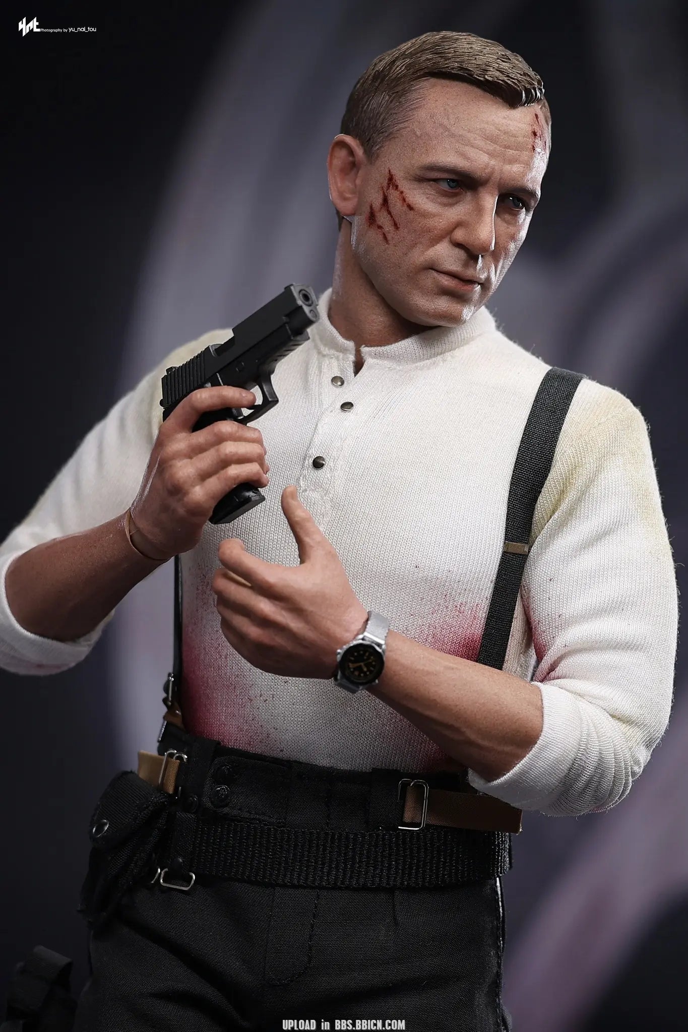 Hottoys - No Time To Die James Bond (Commando Outfit) 1/6th scale Collectible Figure MMS804 (Licensed)