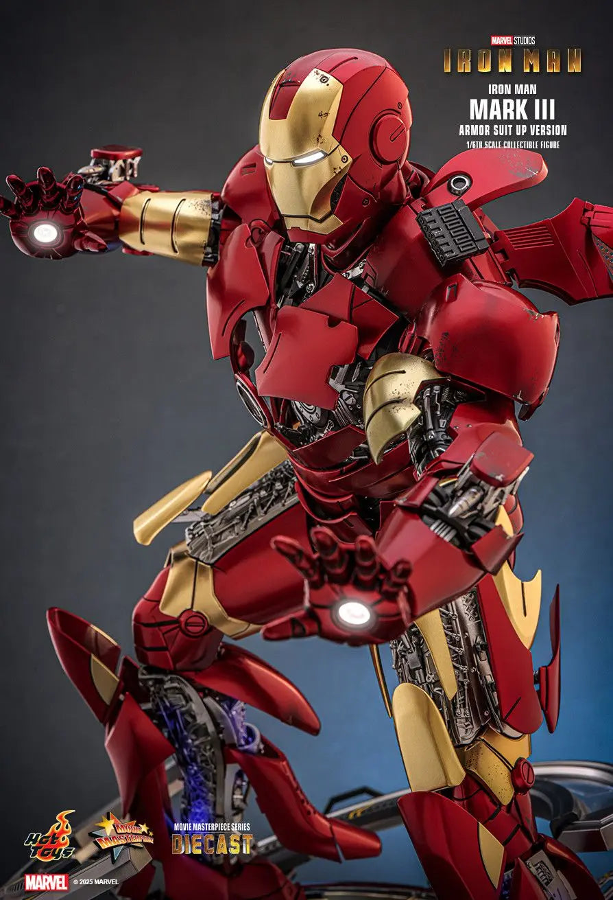Hottoys - Iron Man Mark III (Armor Suit Up Version) 1/6th scale Collectible Figure MMS825D72 (Licensed)