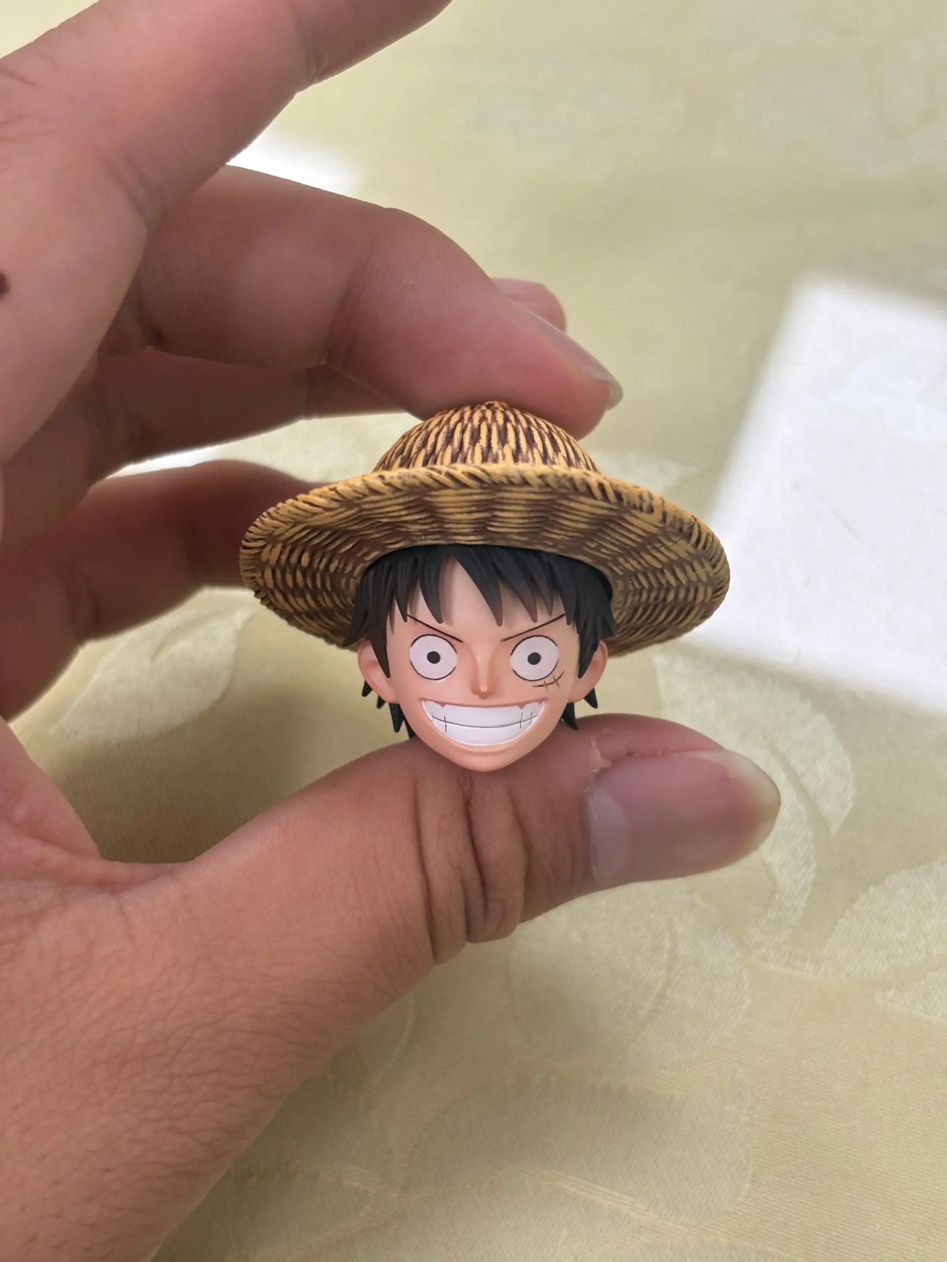 JUE XING Studio - One Piece Luffy Carrying the Flag