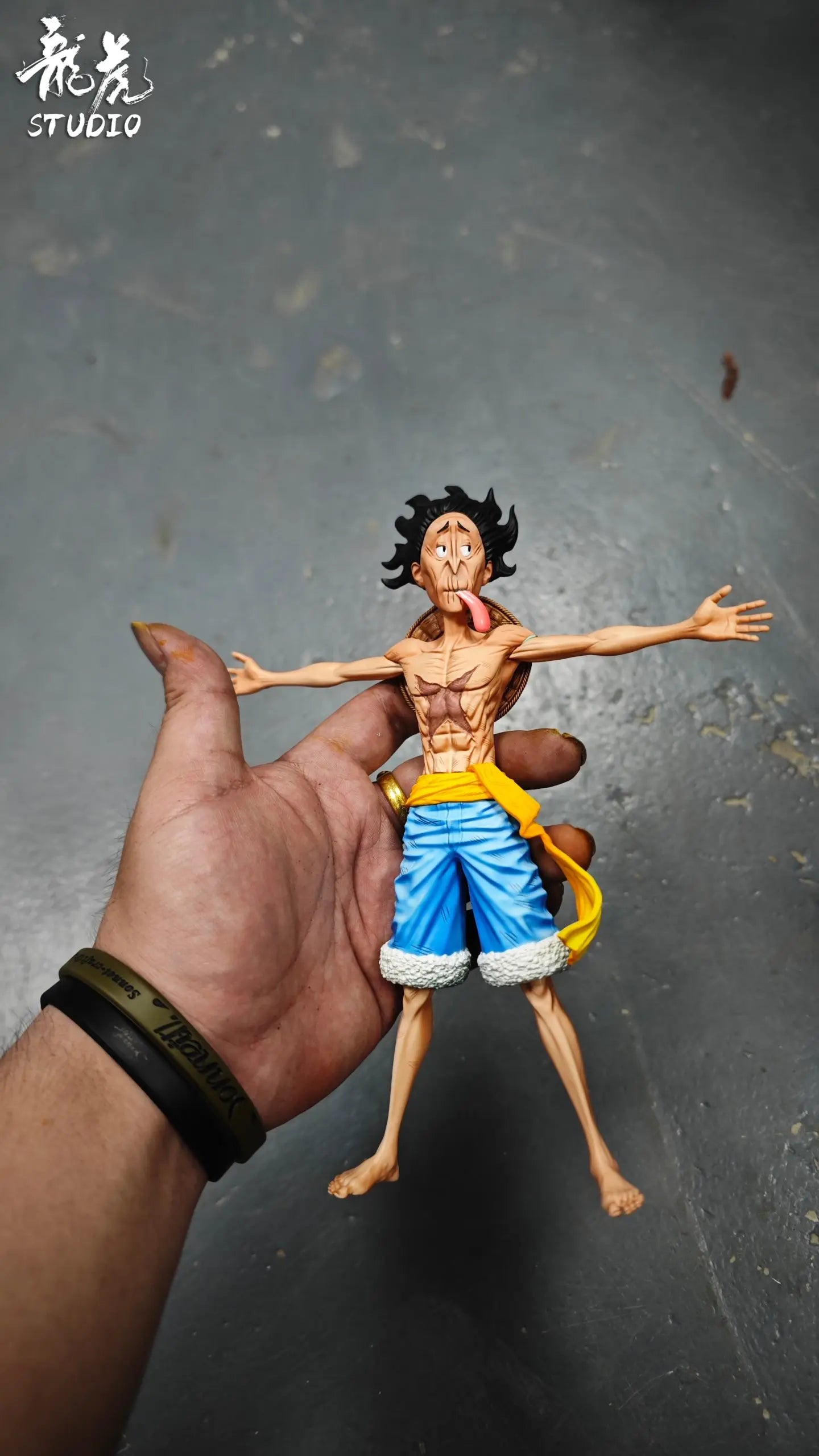 Long Hu Studio - One Piece Shrunken Exhausted Old Man Luffy