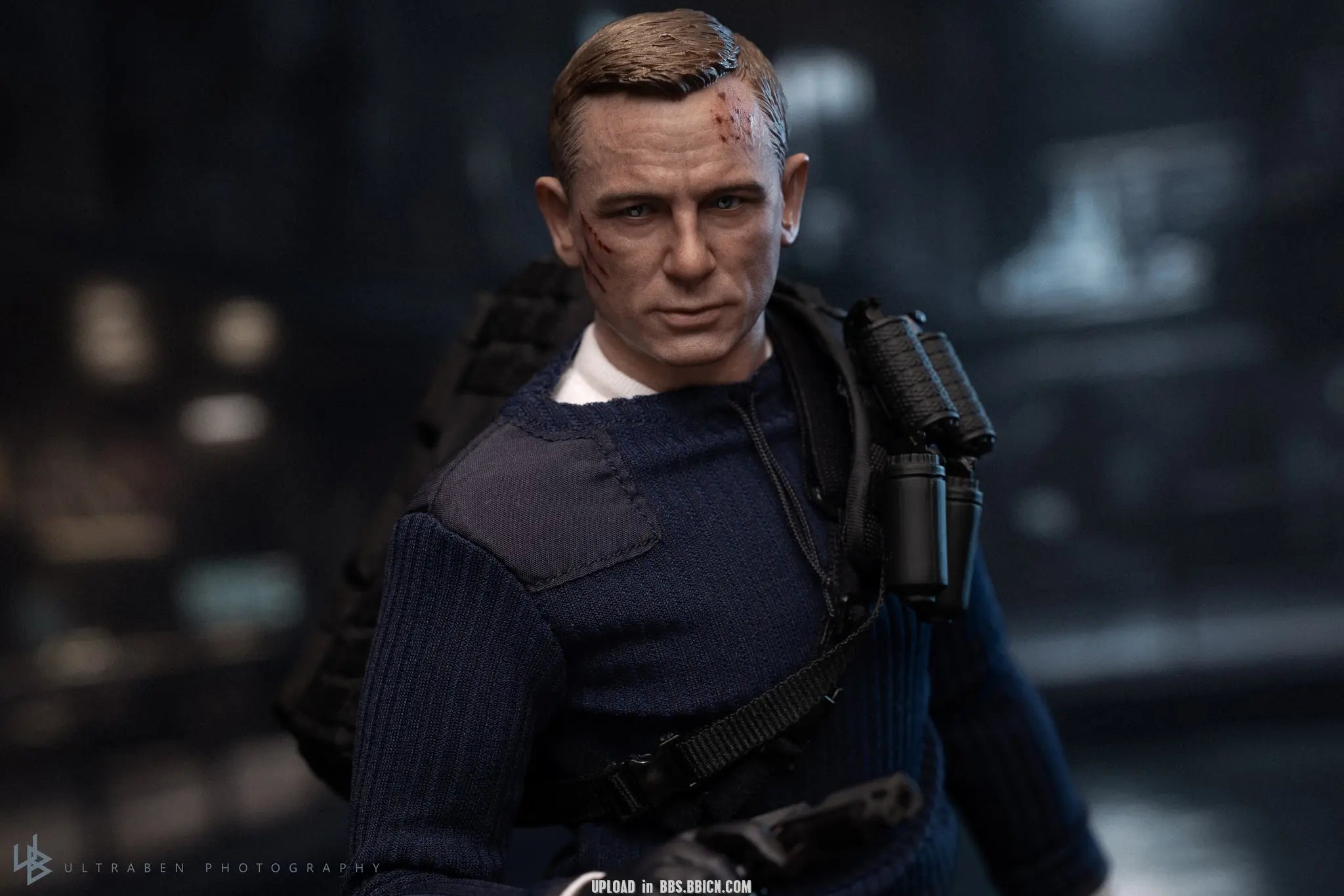 Hottoys - No Time To Die James Bond (Commando Outfit) 1/6th scale Collectible Figure MMS804 (Licensed)
