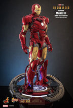 Hottoys - Iron Man Mark III (Armor Suit Up Version) 1/6th scale Collectible Figure MMS825D72 (Licensed)