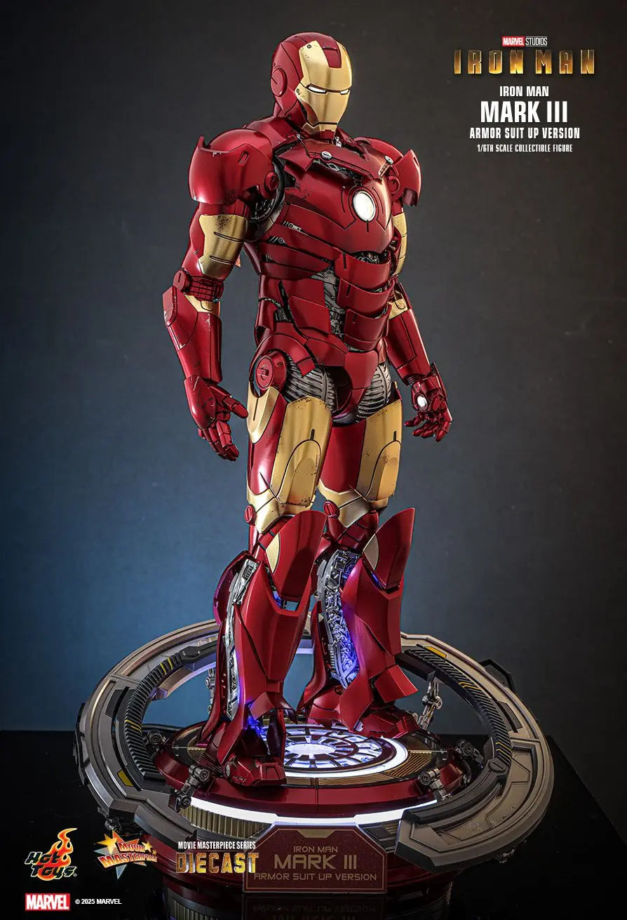 Hottoys - Iron Man Mark III (Armor Suit Up Version) 1/6th scale Collectible Figure MMS825D72 (Licensed)