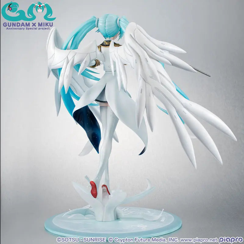 Megahouse - Lucrea Mobile Suit Gundam 45th Anniversary x Hatsune Miku Hatsune Miku x Wing Gundam Zero EW Complete Figure (Licensed)