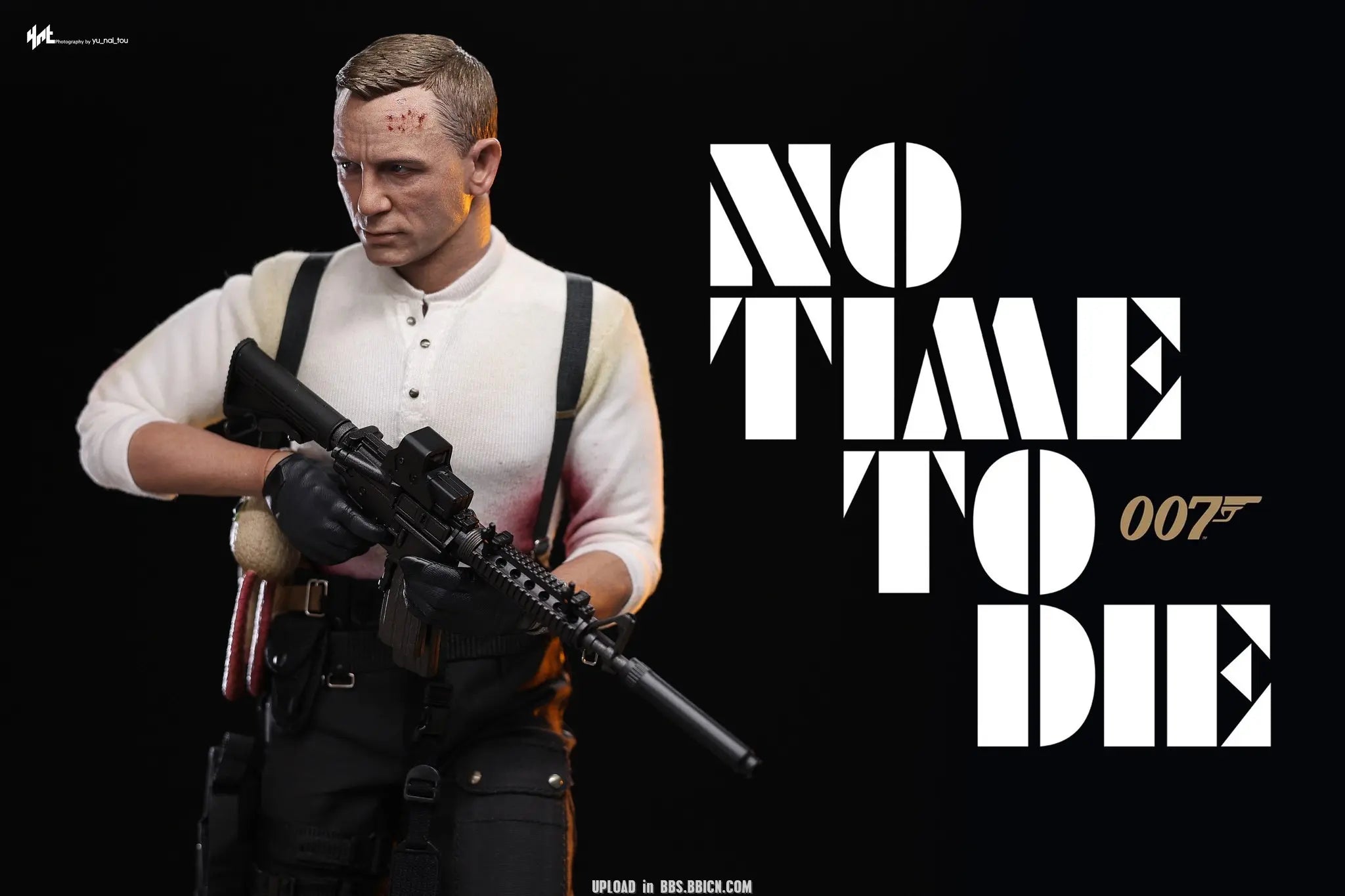 Hottoys - No Time To Die James Bond (Commando Outfit) 1/6th scale Collectible Figure MMS804 (Licensed)