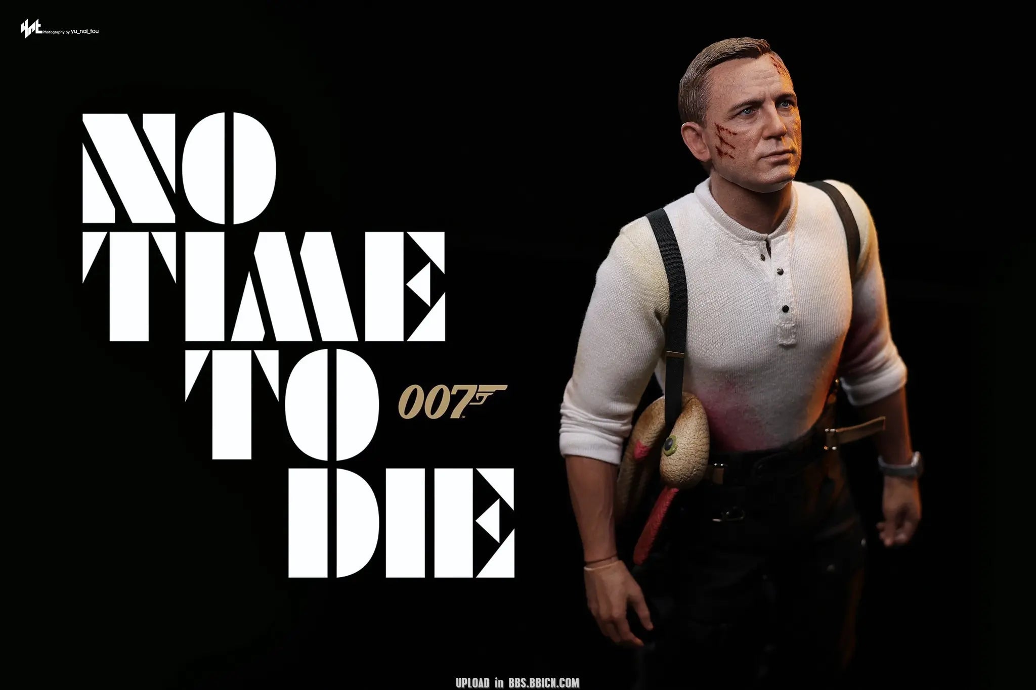 Hottoys - No Time To Die James Bond (Commando Outfit) 1/6th scale Collectible Figure MMS804 (Licensed)