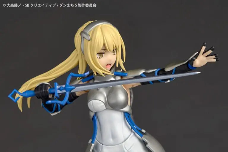 Kaiyodo - Revoltech Is It Wrong to Try to Pick Up Girls in a Dungeon? Ais Wallenstein (Licensed)