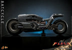 Hottoys - The Flash - Batman and Batcycle - 1/6th Scale MMS703 MMS704 MMS705 (Licensed)