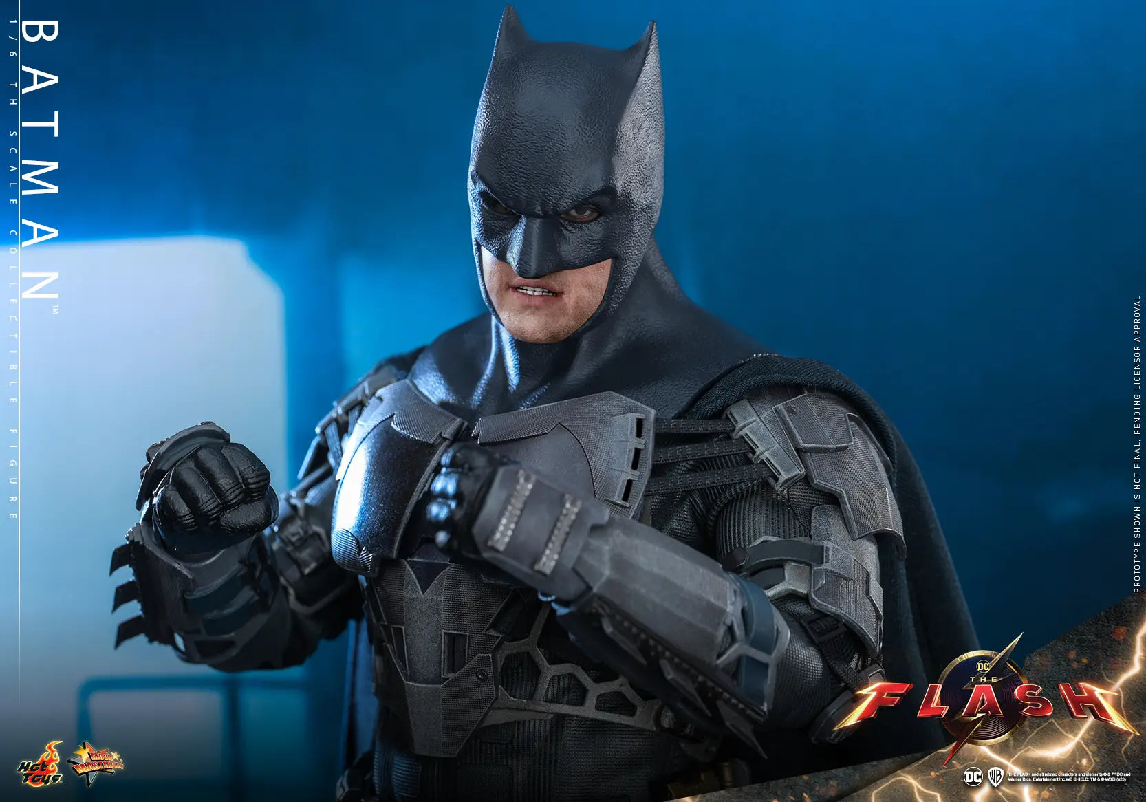 Hottoys - The Flash - Batman and Batcycle - 1/6th Scale MMS703 MMS704 MMS705 (Licensed)