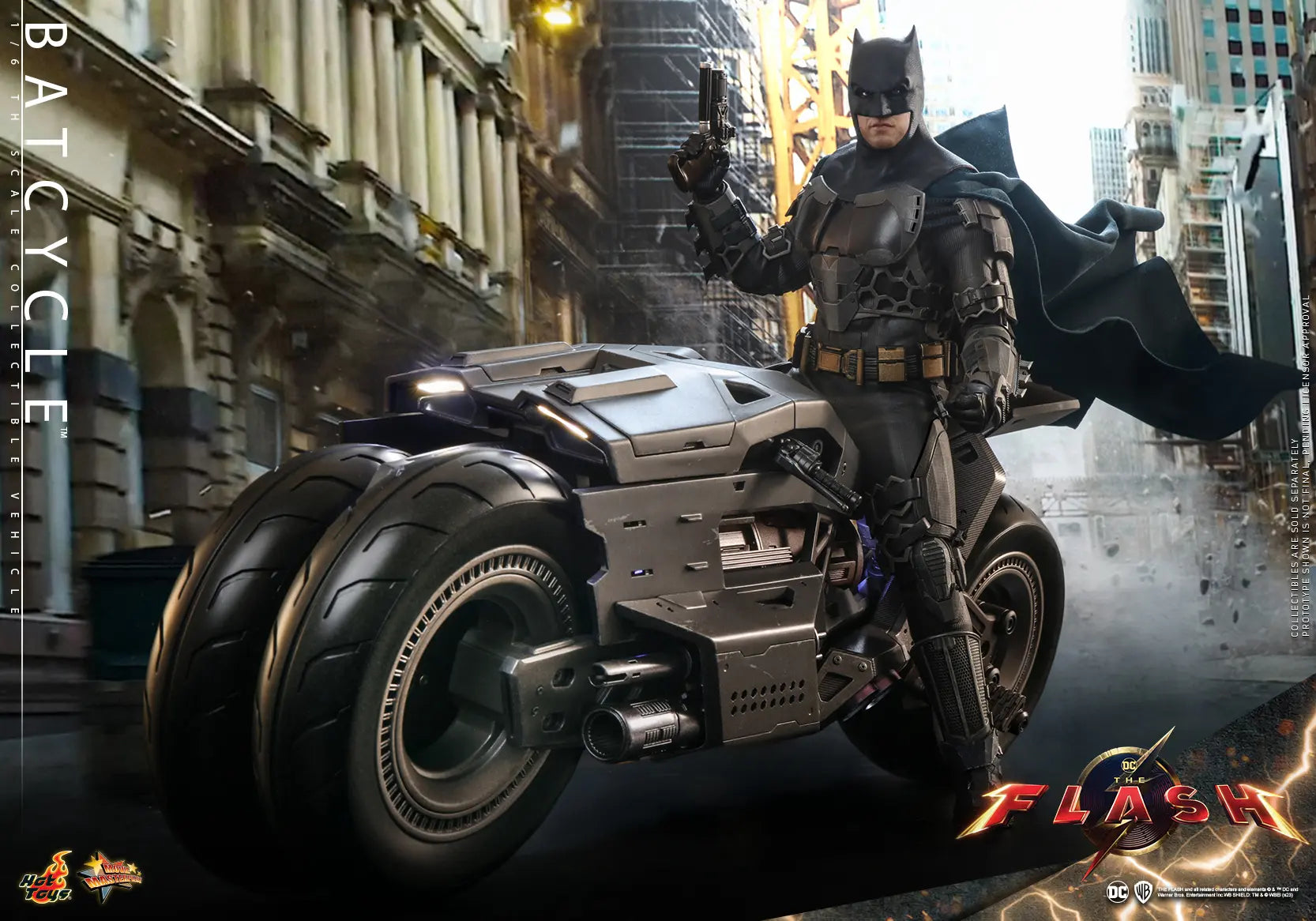 Hottoys - The Flash - Batman and Batcycle - 1/6th Scale MMS703 MMS704 MMS705 (Licensed)