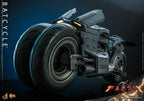Hottoys - The Flash - Batman and Batcycle - 1/6th Scale MMS703 MMS704 MMS705 (Licensed)