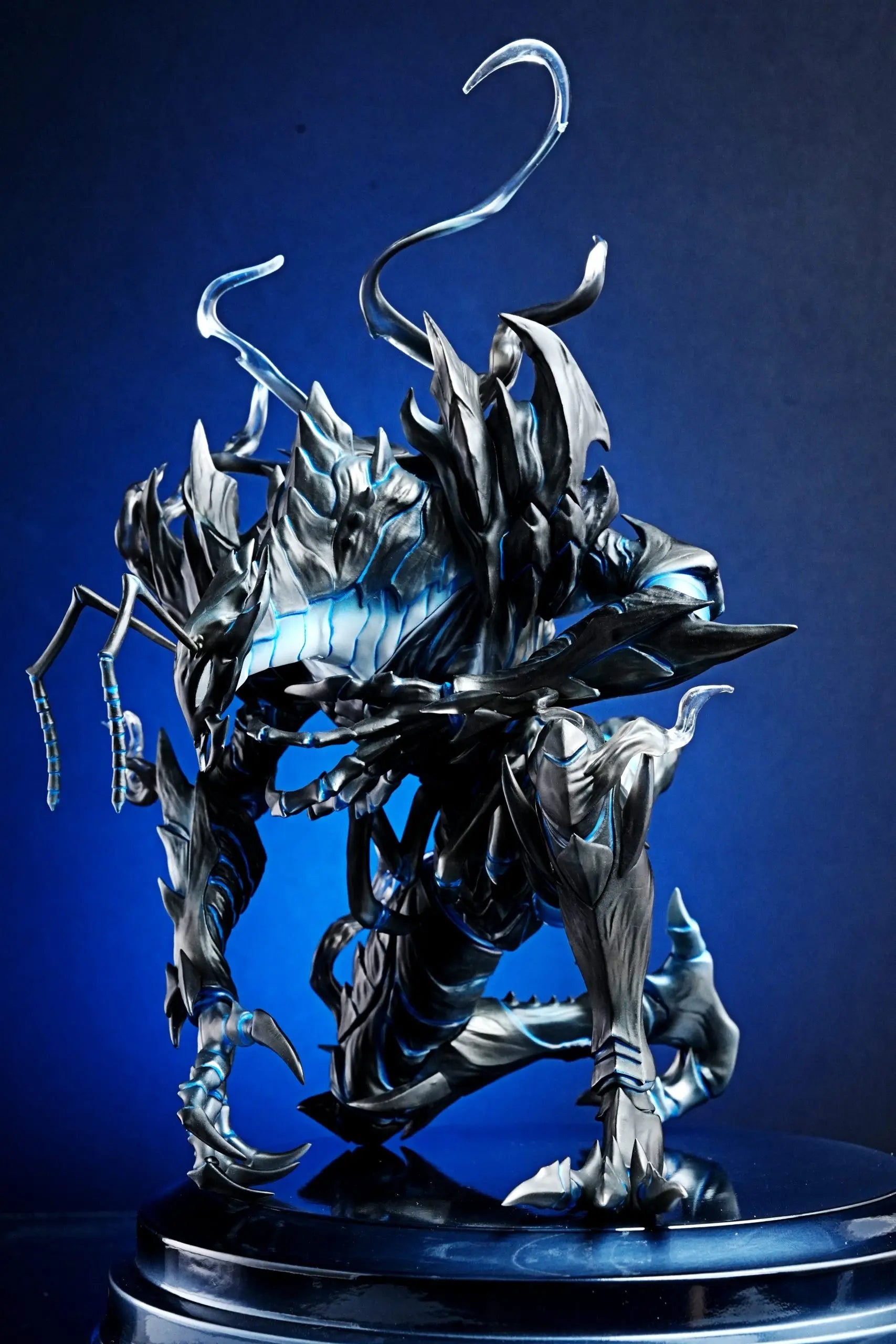 Four Horsemen Studio - Solo Leveling Sung Jin Woo & Ant King Beru