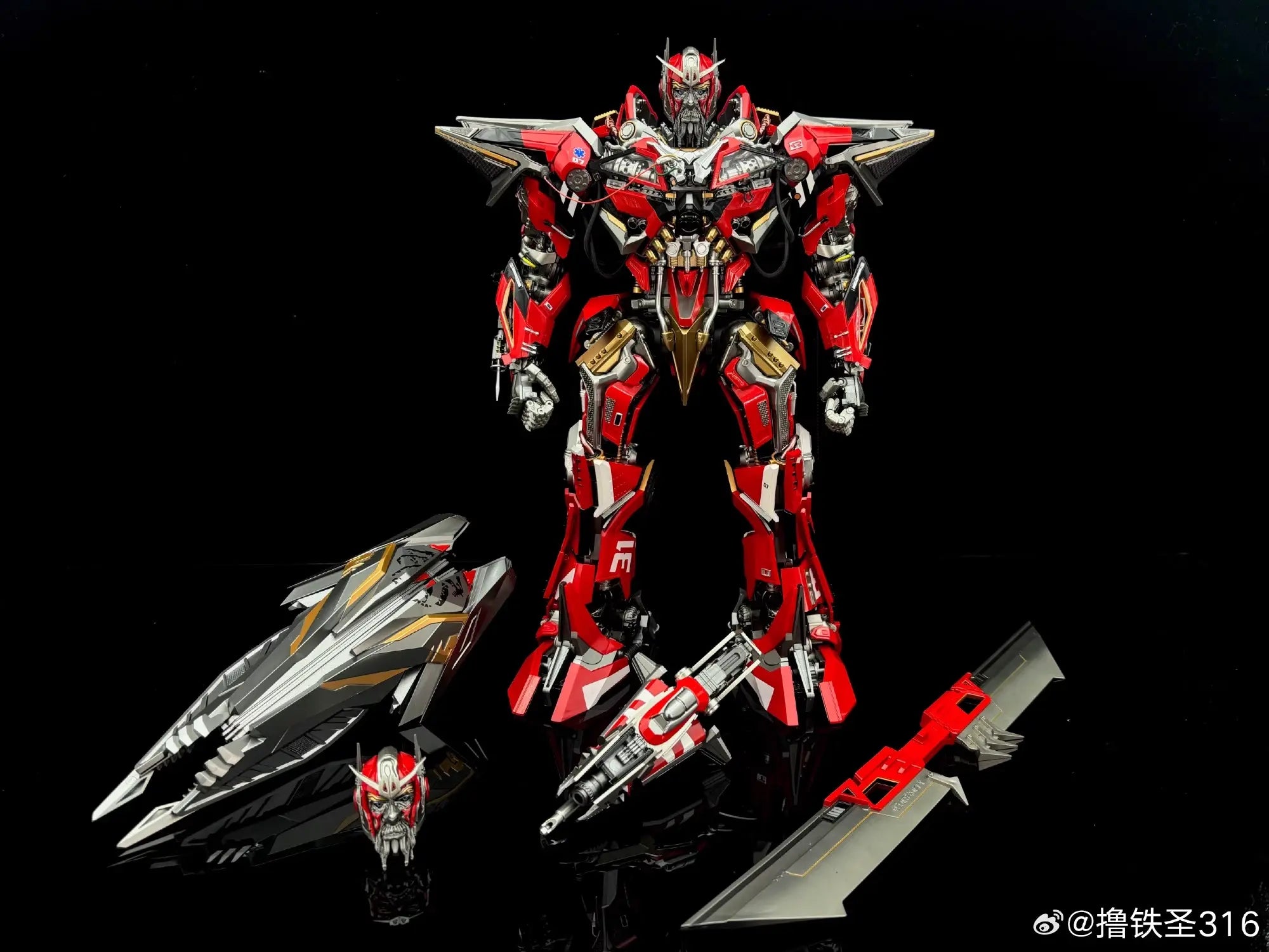 Lu Tie Sheng - Transformers Sentinel Prime DLX scale alloy finished product SP-316 (Licensed)