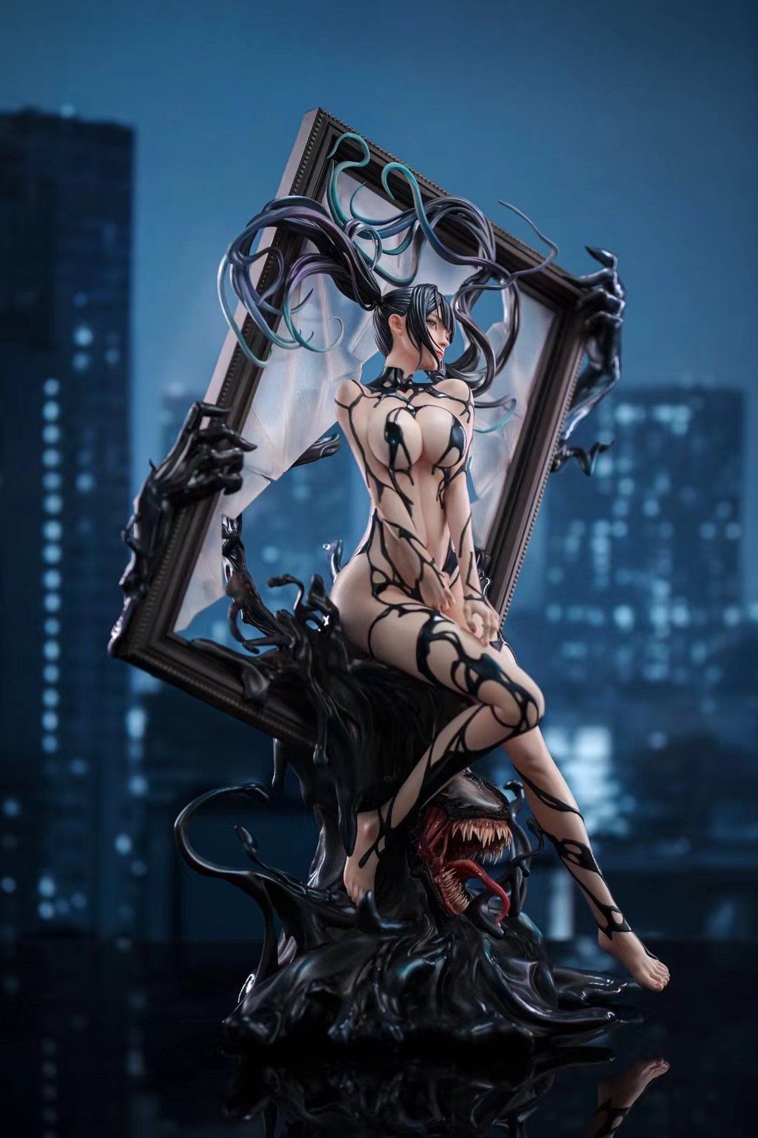 Source Studio - 14 Venom Girl