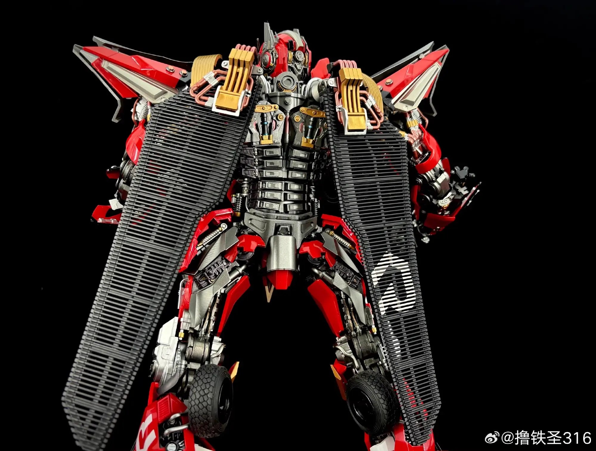 Lu Tie Sheng - Transformers Sentinel Prime DLX scale alloy finished product SP-316 (Licensed)