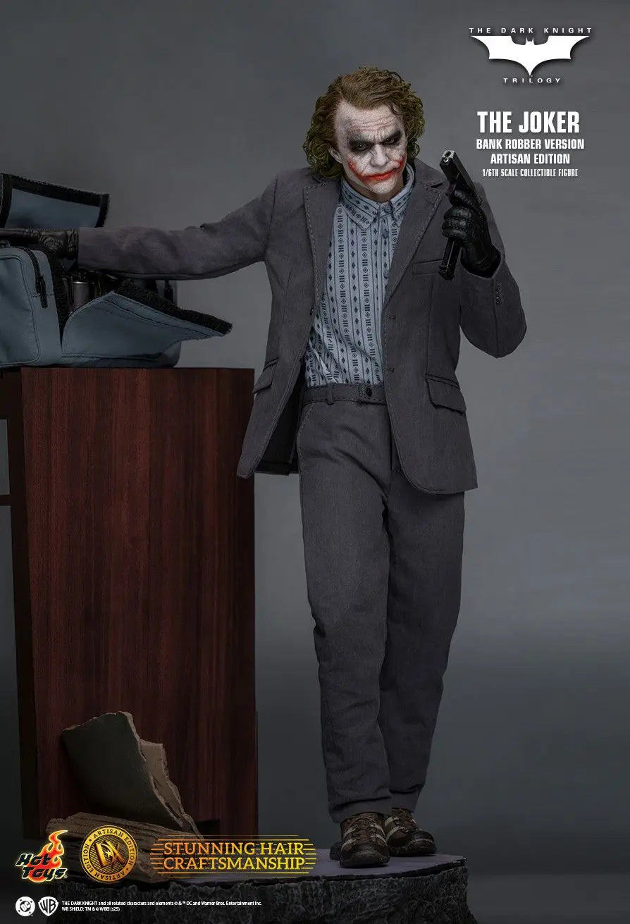Hottoys - The Dark Knight Trilogy The Joker (Bank Robber Version) 1/6th scale Collectible Figure DX50 (Licensed)