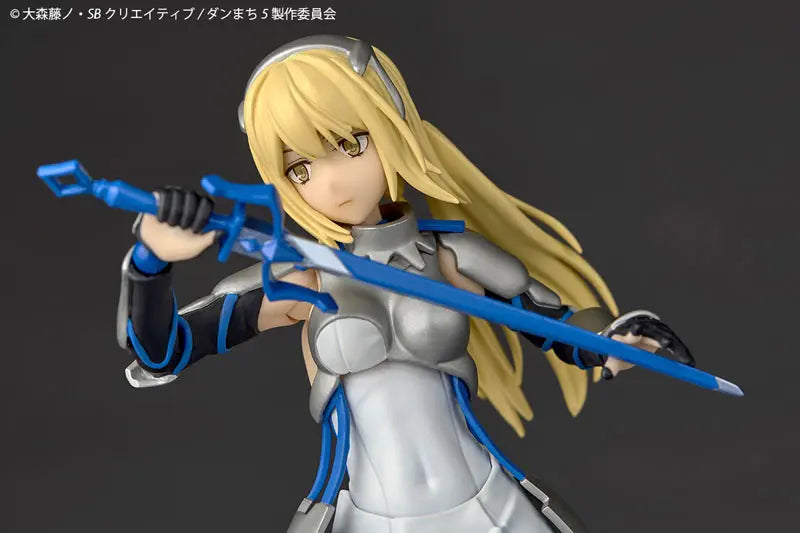 Kaiyodo - Revoltech Is It Wrong to Try to Pick Up Girls in a Dungeon? Ais Wallenstein (Licensed)