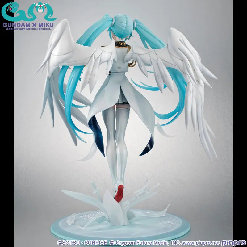 Megahouse - Lucrea Mobile Suit Gundam 45th Anniversary x Hatsune Miku Hatsune Miku x Wing Gundam Zero EW Complete Figure (Licensed)