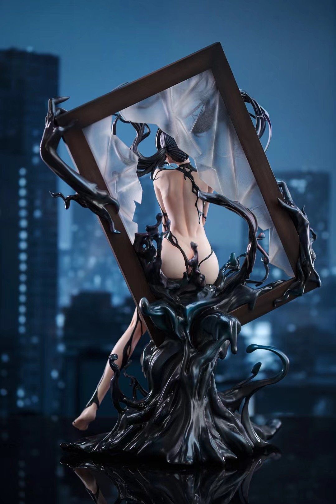 Source Studio - 14 Venom Girl