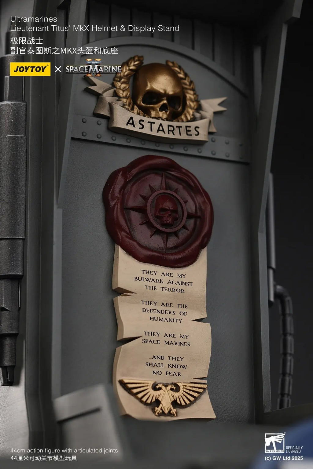 JOYTOY - Warhammer 40,000 Ultramarines Lieutenant Titus' MKX Helmet & Display Stand JT01741 JT01697 (Licensed)